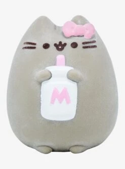Sanrio Hello Kitty X Pusheen Water-Filled Figure Mystery Capsule -Boxlunch 20017185 av2